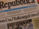 2005_08_28_11-14_SardegnaGenovaWanderung_152.JPG (56.3 KByte) Caffè und Zeitung : 2005_08_28_11-14_SardegnaGenovaWanderung_152.JPG