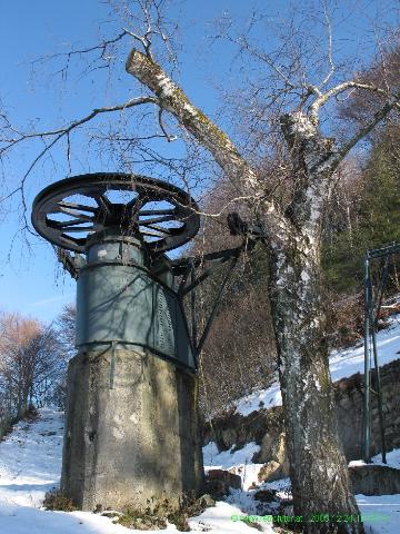 24.12.2005 - La ricostruziuone : 2005_12_24-26_7225_LavenoMottarroneMonteviascoLiftology037_1280x1024.jpg