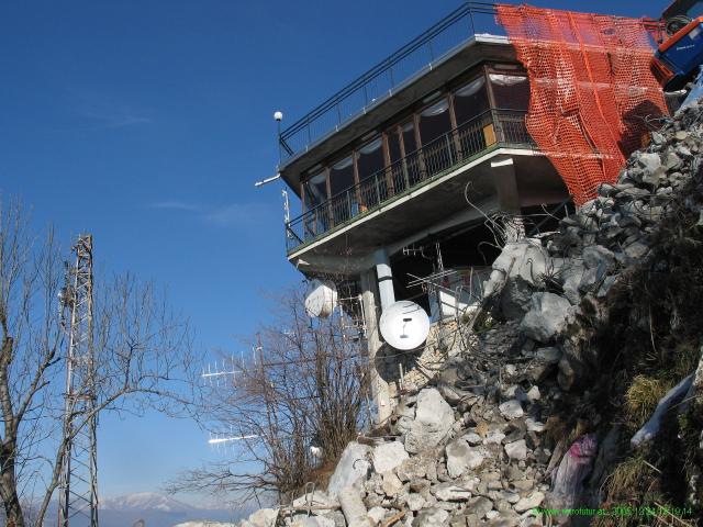 24.12.2005 - La ricostruziuone : 2005_12_24-26_7252_LavenoMottarroneMonteviascoLiftology046_1280x1024.jpg