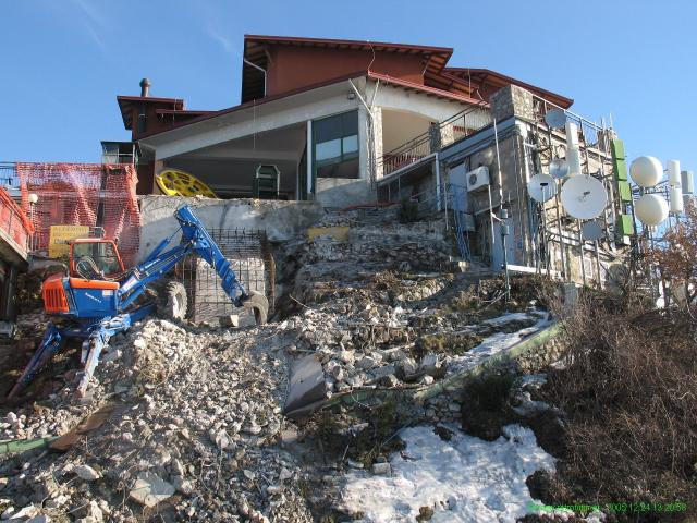 24.12.2005 - La ricostruziuone : 2005_12_24-26_7253_LavenoMottarroneMonteviascoLiftology047_1280x1024.jpg