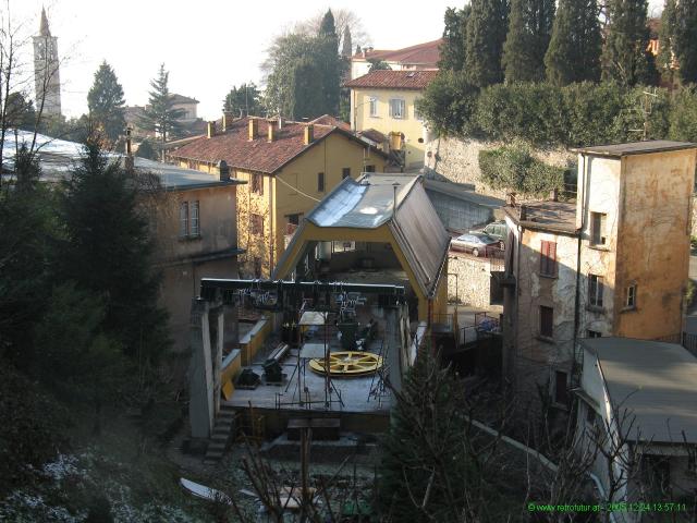 24.12.2005 - La ricostruziuone : 2005_12_24-26_7260_LavenoMottarroneMonteviascoLiftology052_1280x1024.jpg