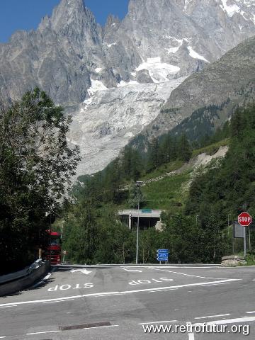 Ankunft - Entreves, der Ort : Sonne, Berge und Asphalt