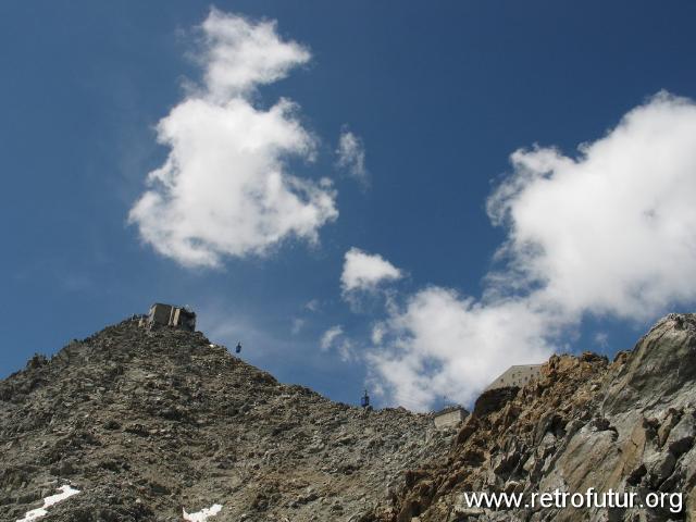 Steig entlang der 2. Sektion von  Le Pavillion zum Rif. Torino vecchio : 2006_07_22-23_099_CourmayeurCerviniaLiftology.JPG