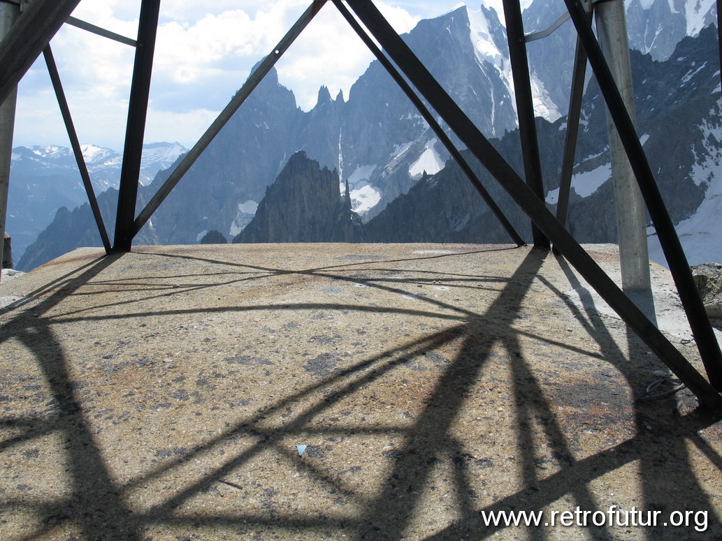 Steig entlang der 2. Sektion von  Le Pavillion zum Rif. Torino vecchio : 2006_07_22-23_104_CourmayeurCerviniaLiftology.JPG