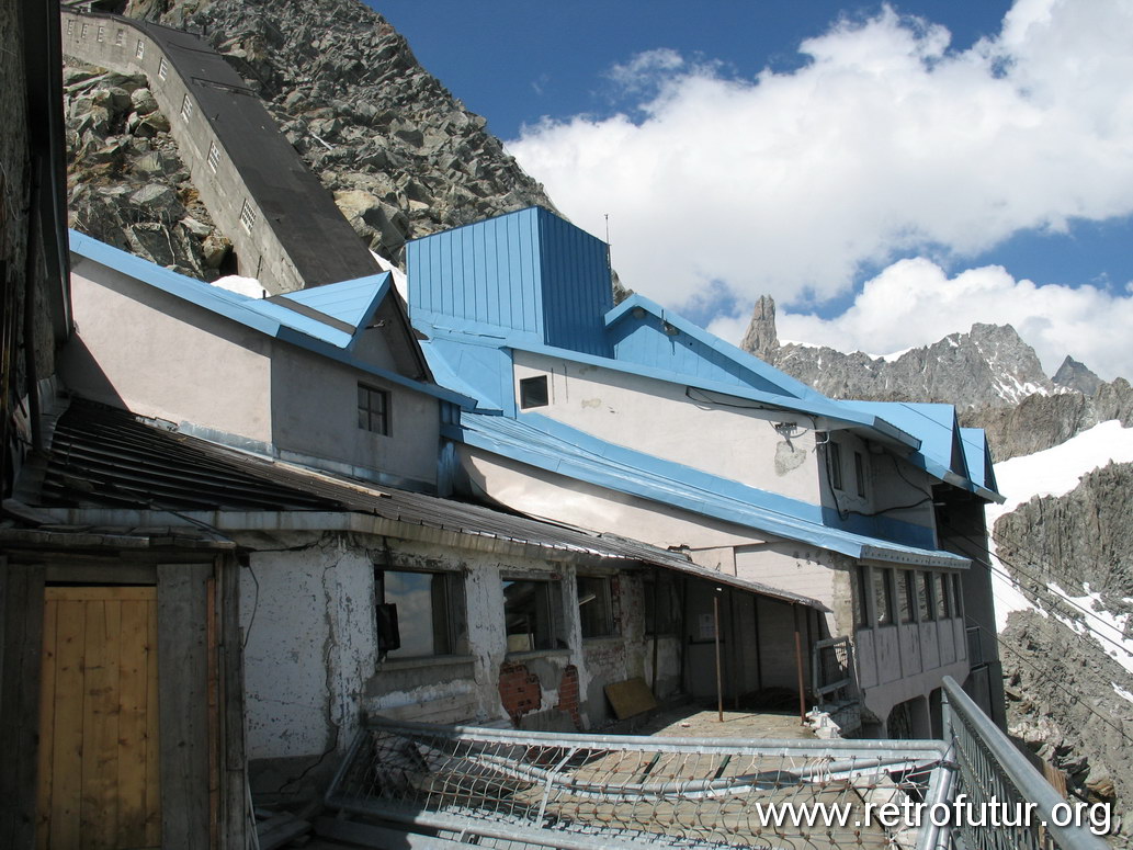 Steig entlang der 2. Sektion von  Le Pavillion zum Rif. Torino vecchio : 2006_07_22-23_111_CourmayeurCerviniaLiftology.JPG