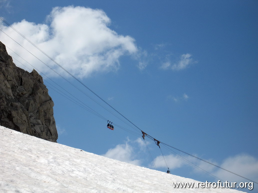 Punta Helbronner und Umgebung : 2006_07_22-23_141_CourmayeurCerviniaLiftology.JPG