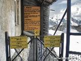 Ausgang in die Freiheit? (70.67 KByte) Punta Helbronner und Umgebung : Ausgang in die Freiheit?