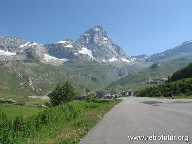 Considerazioni urbanistiche : Il Cervino, 2700m sopra Breuil-Cervinia. 4478m.