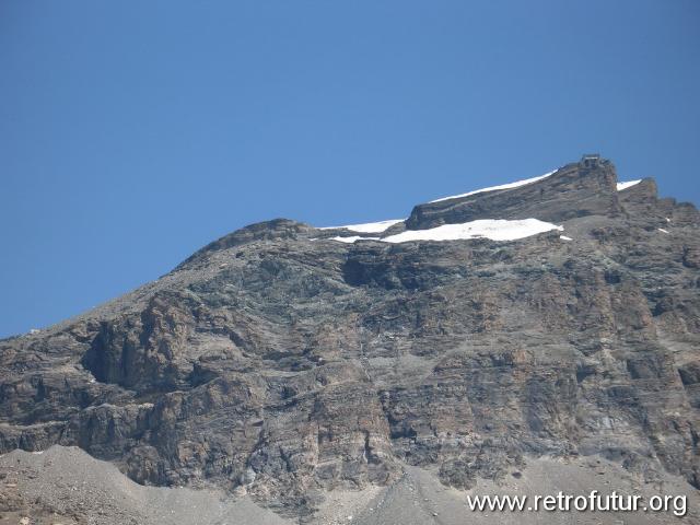 Stazione superiore e galleria pedonale (47.09 KByte) Die Bergstation der Furggenbahn auf 3492m und der Skitunnel : Stazione superiore e galleria pedonale