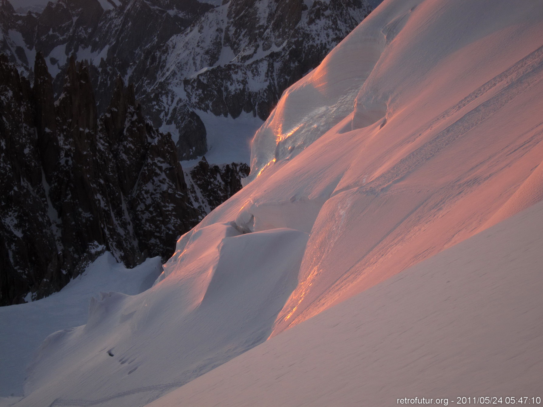 Tag 3: Der Gipfel : 5:47 - Das magische Morgenrosa