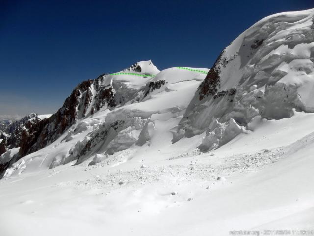 Tag 3: Der Gipfel : V.) 11:19 - Die grünen Punkte führten uns zuvor vom Übergang des Mt.Maudit in Richtung Gipfel