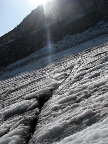 Tag 002: Fornohütte und -monte : Knirschend frisch gefroren die Oberfäche unter hervorschielenden Sonnenstrahlen