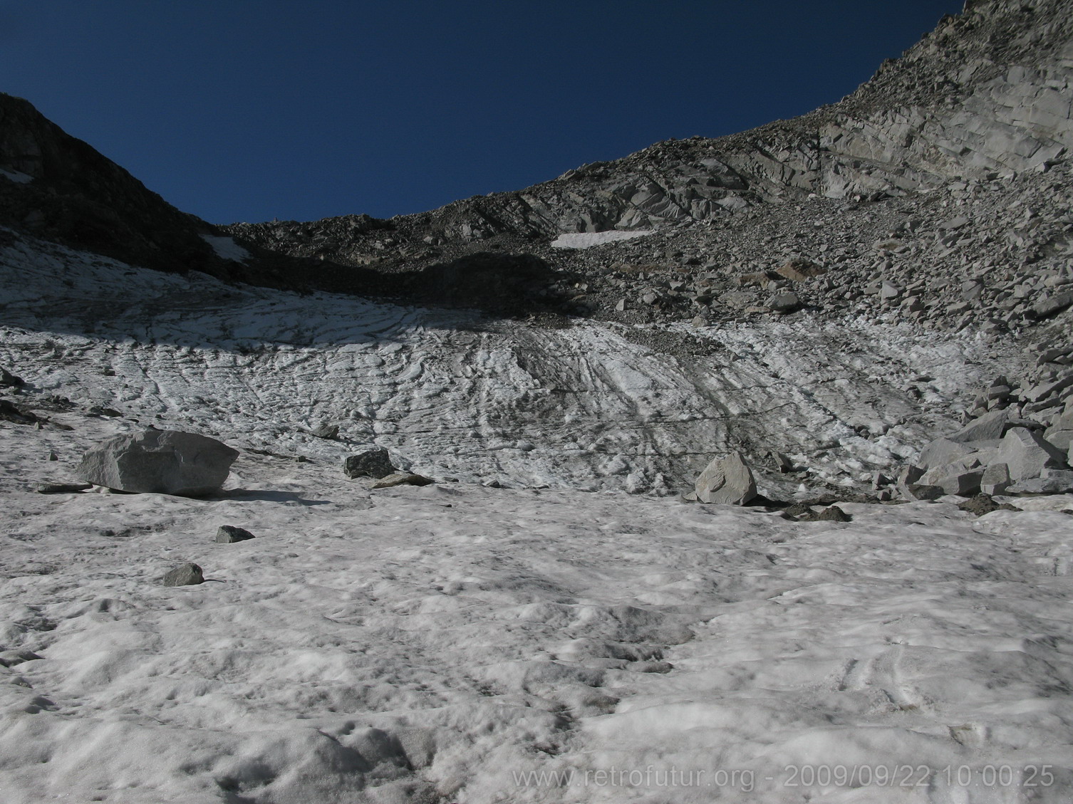 Tag 002: Fornohütte und -monte : Restgletscher am Pass da Casnil