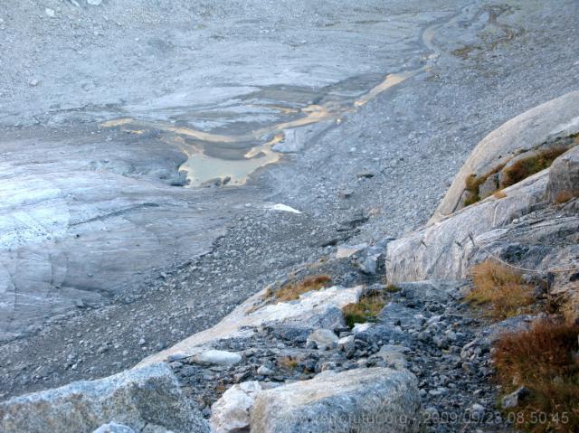 Tag 003: Fornogletscher und -tal : ...hinab geht es auf den Fornogletscher...