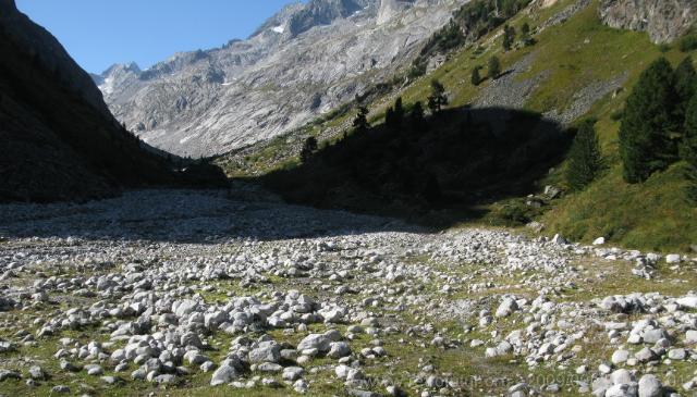 Tag 003: Fornogletscher und -tal : Jemand hat hier seine Steine verloren.