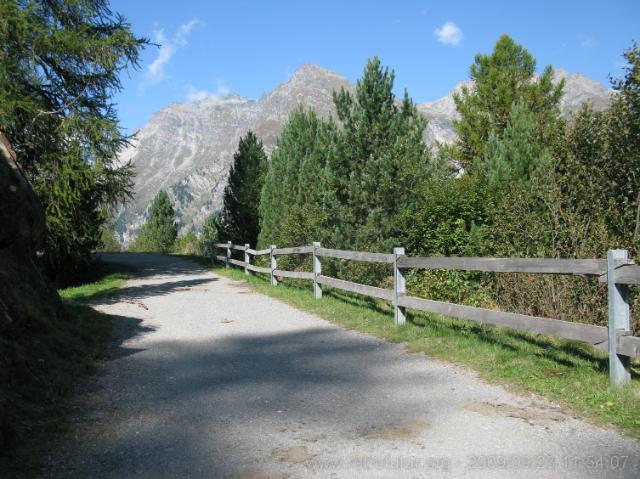 Tag 003: Fornogletscher und -tal : Ich mag diese Schweizer Leitplanken für sekundäre Gebirgsstraßen.