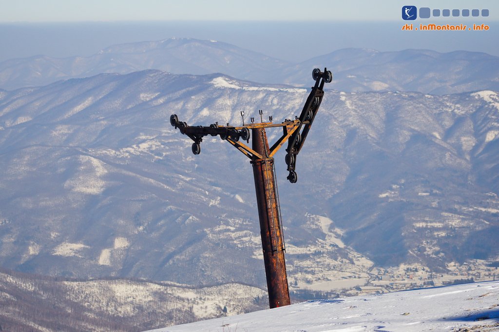 Garessio (CN) / Cestovia Delle Volpe, Monte Berlino : Stazione monte non terminata della cestovia di Garessio