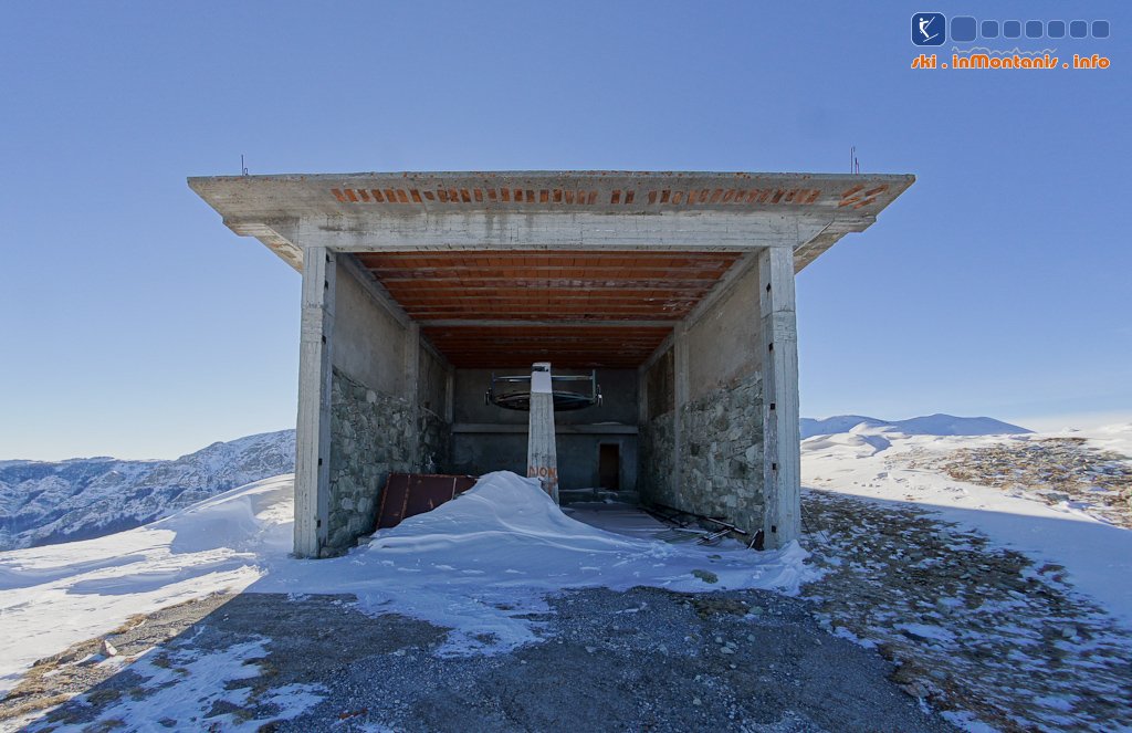 Garessio (CN) / Cestovia Delle Volpe, Monte Berlino : Stazione monte non terminata della cestovia di Garessio