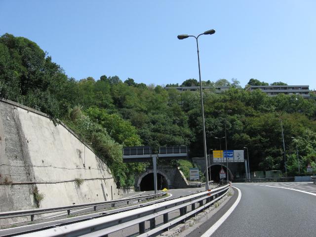 Genova - Infrastructure styles and codes : IMG_0266.JPG