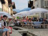 Mittenwald im Speziellen und das Umland im Allgemeinen : Gastronomiebetriebe (Weissblaue Tischdecke, Wasserkanal)