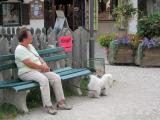 Mittenwald im Speziellen und das Umland im Allgemeinen : Verweilender Gast (mit Hund). Minigolf.