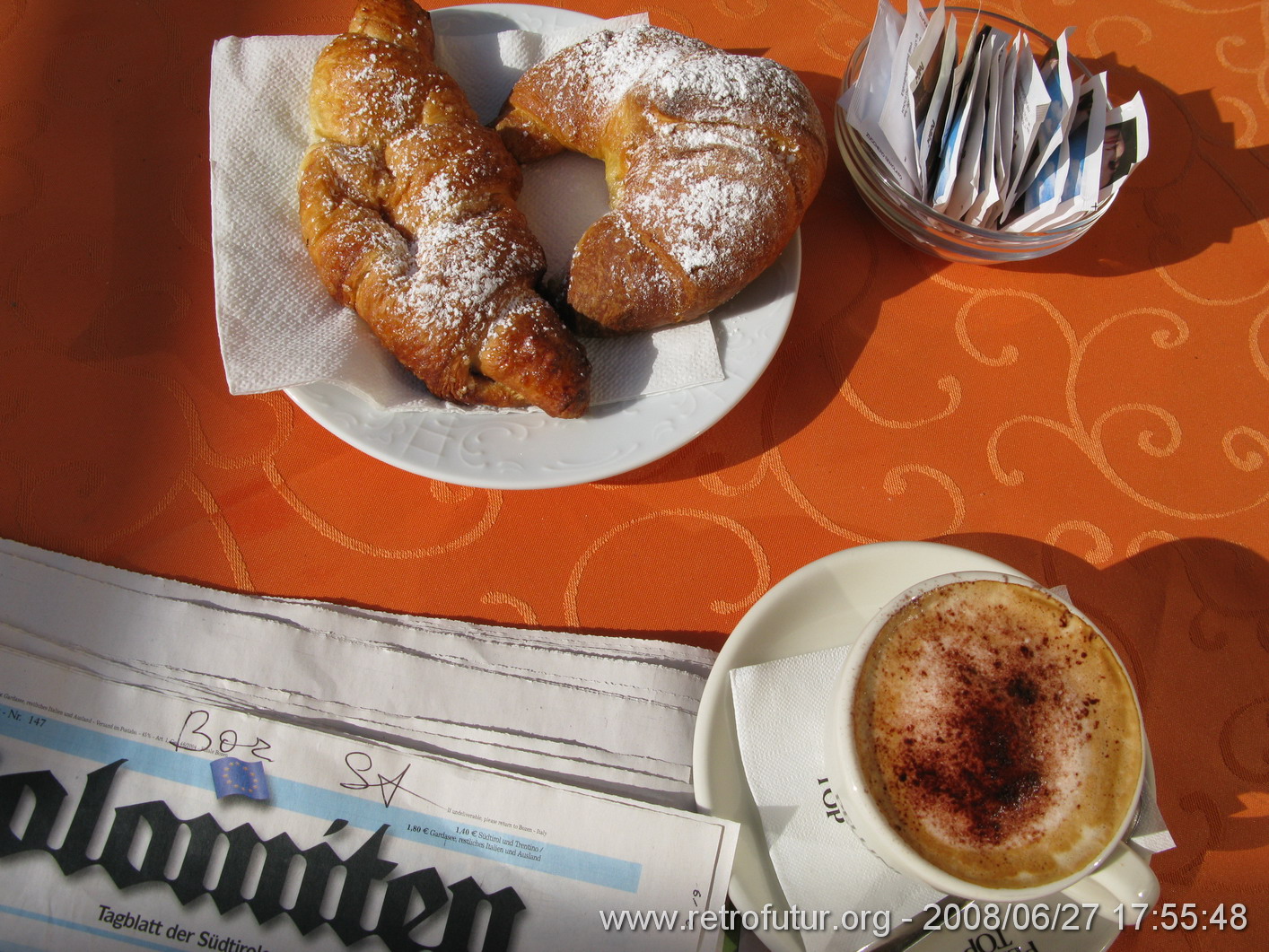 Caffè und Zeitung : Stazoine di Brennero (2008)