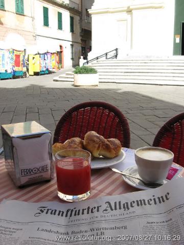 Caffè und Zeitung : 