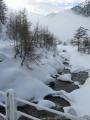 Fluss mit schönem Straßengeländer (29.19 KByte) 19:3 :: Chinale (ITA) - Echalp (FRA) : Fluss mit schönem Straßengeländer