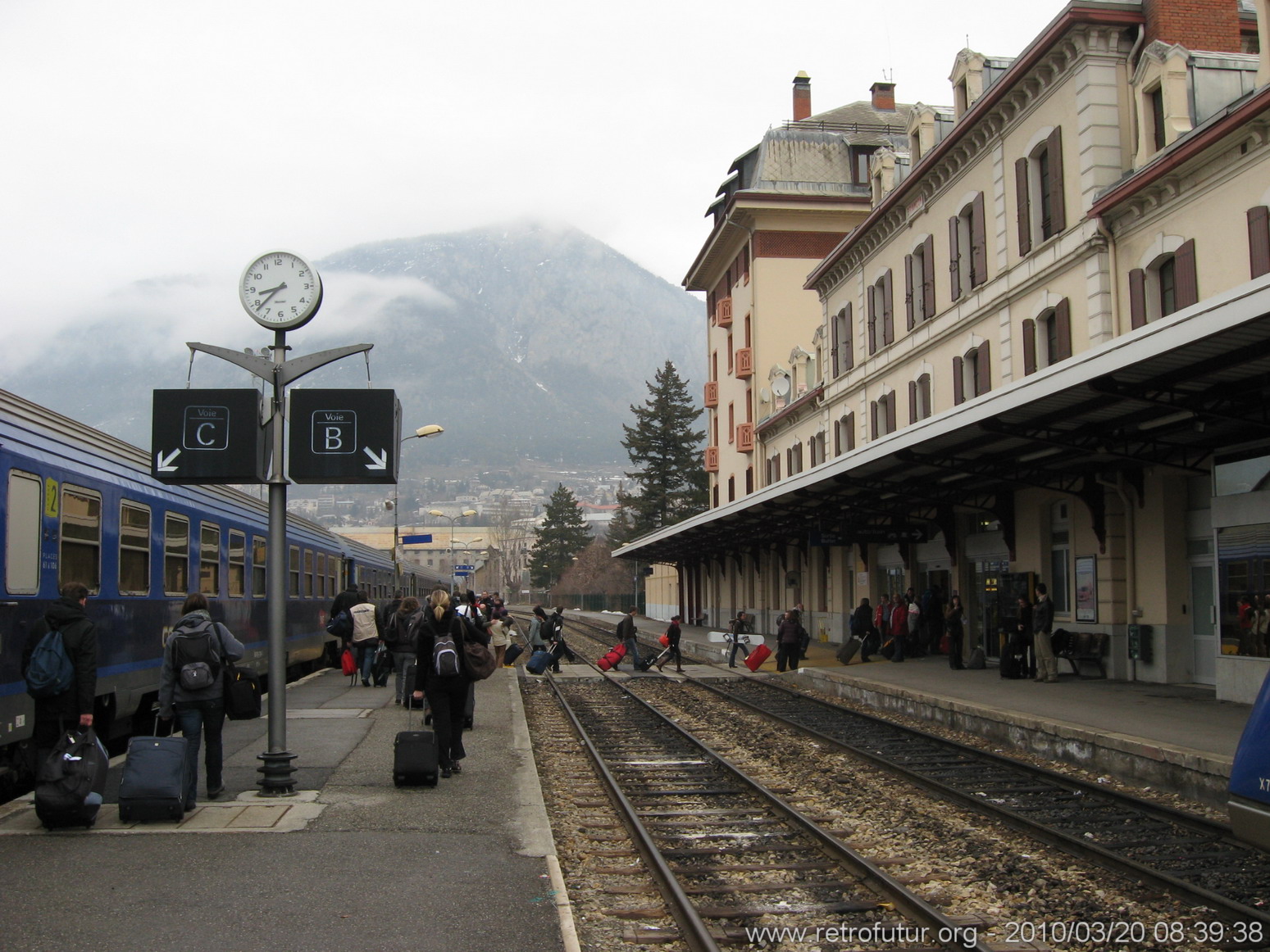 20:3 :: Echalp (FRA) - Briançon (FRA) - Innsbruck (AT) : Briancon, gare de Briancon.