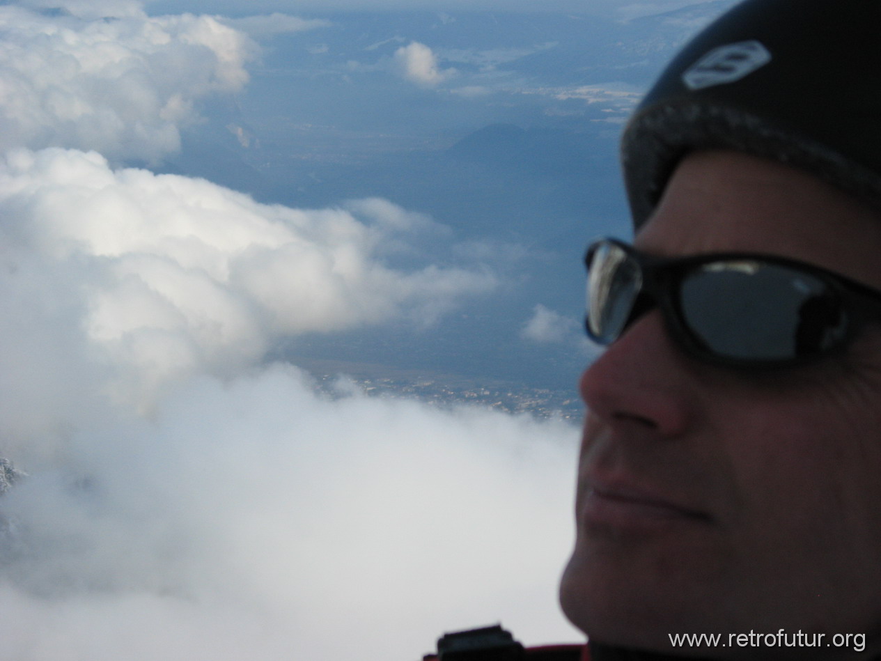 Mieminger Gebirge / Kleine Runde : Selbstportrait Gleitschirmflieger?