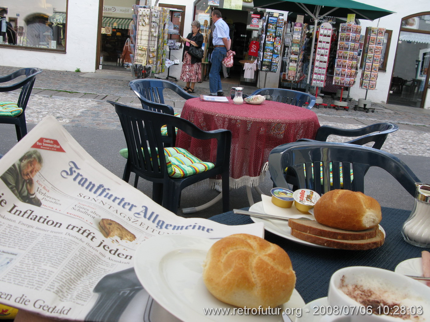 Caffè und Zeitung : 