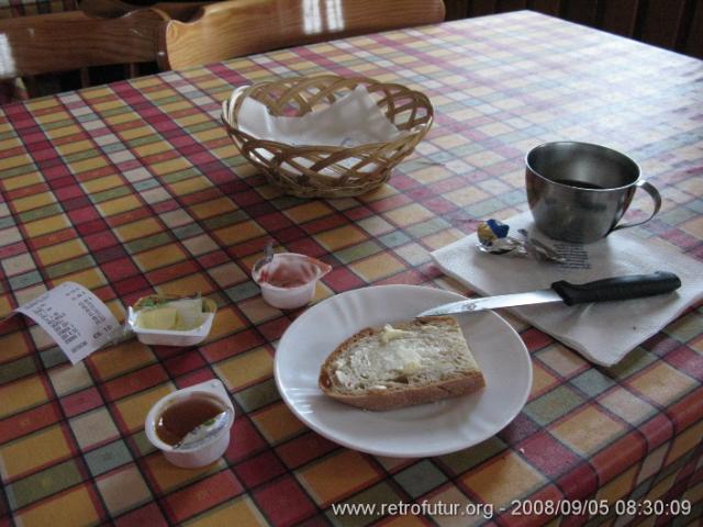 Caffè und Zeitung : Triglav / Slovenien (2008)