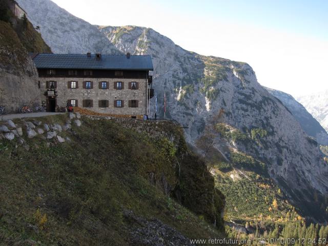 Karwendel 2010 : Das Karwendelhaus. Ein Adlershorst. Die Preis- und Mengenausgestaltung vom Frühstück birgt weiteres Potential zur Steigerung der Kundenzufriedenheit.