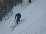 Weissenbach - Tristenpulver : Ski kreuzen: Ein besonderer Leistungsbeweis. Mit der Linken Hand wird nahezu Zeitgleich während der Flugphase unter den Ski gegriffen (Bonus).