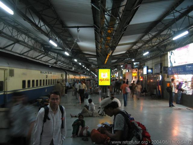 Approach 1 : Early in the morning on the platform of New Delhi station