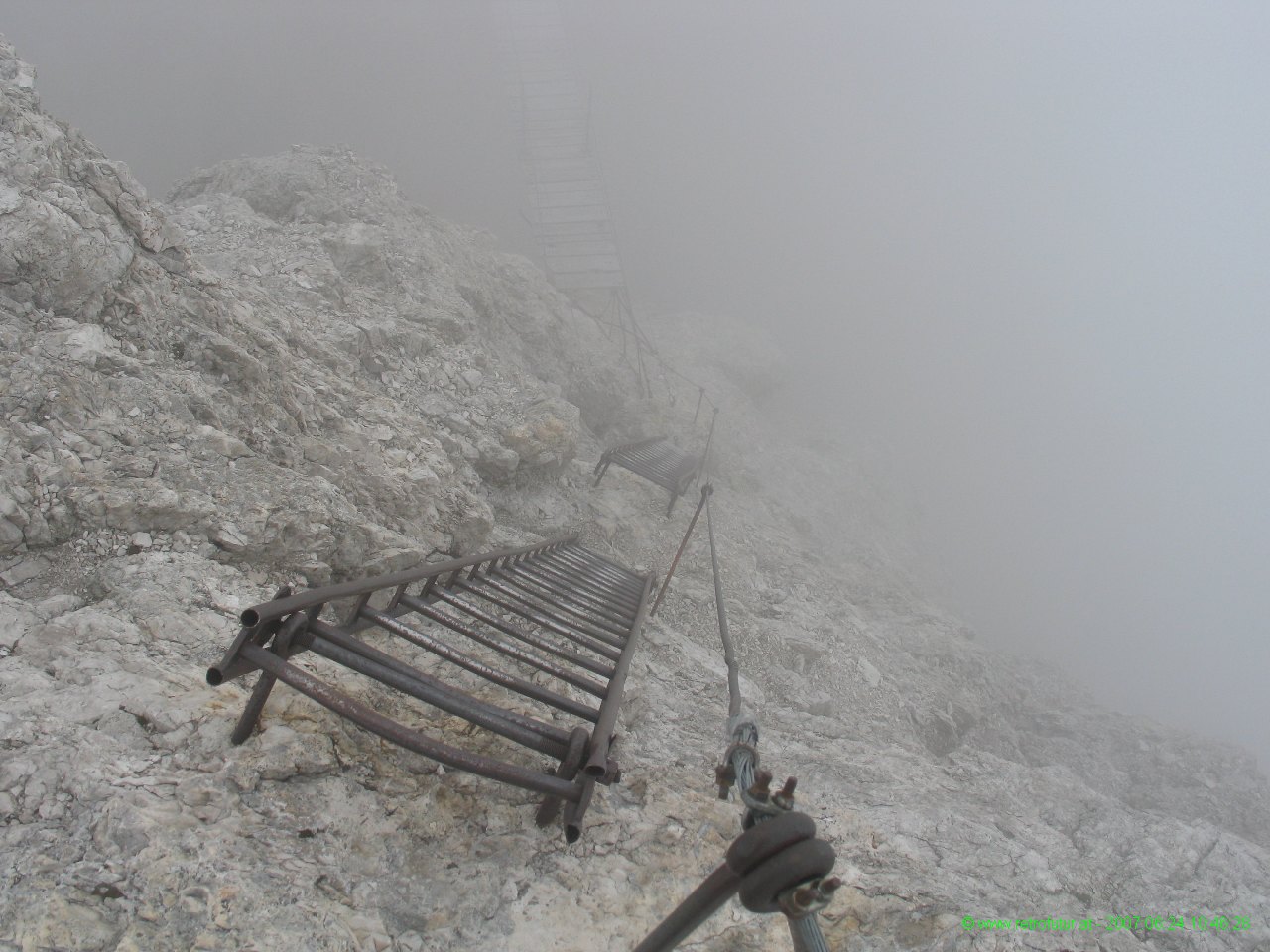 Secondo tratto: Forcella Staunies - Grande fotoreportage 2007 : ...via ferrata, per subito giungere a...