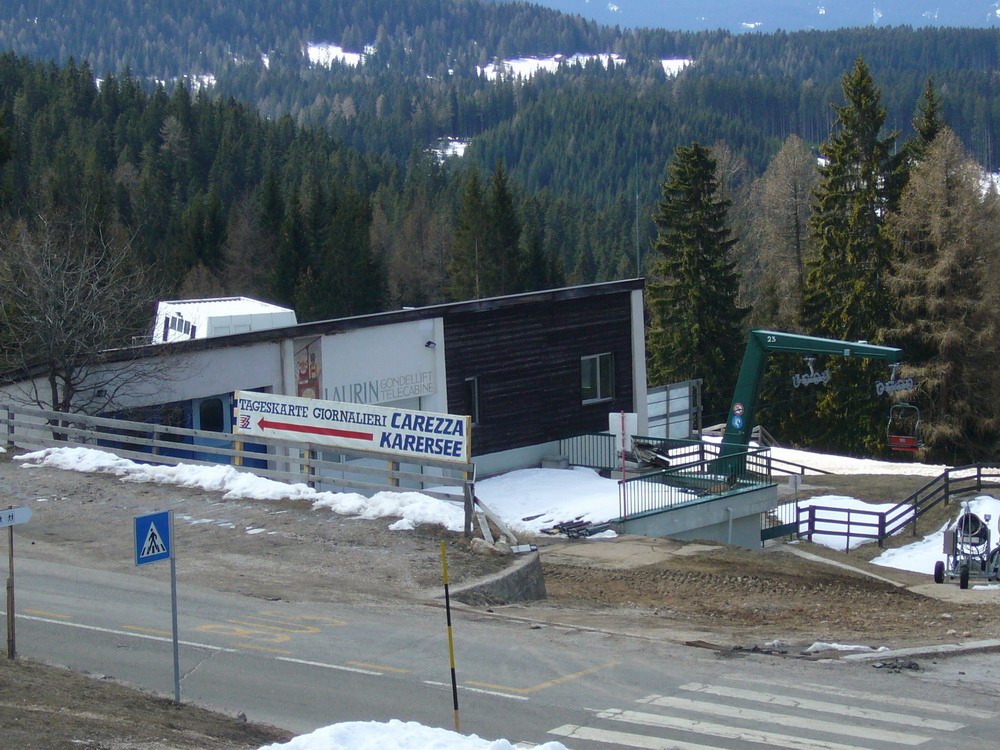 Tiers (BZ) /  Korblift Laurin I+II, Passo Nigra : Bergstation Laurin I. Beachte die Inschrift 