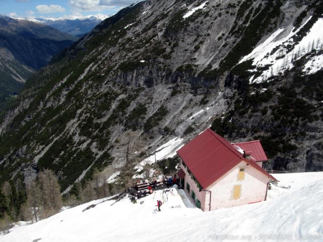 Trafojer Eiswand 3556m - Skitour : Berglhütte. Da sind wir.