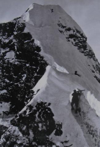 Trafojer Eiswand 3556m - Erster Weltkrieg : Am Grat der Eiswand. Als Soldat in Baumwollkleidung auf über 3500 Meter Seehöhe. Kein Vergnügen.