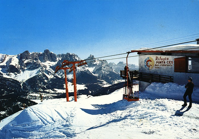 San Martino di Castrozza (TN) / Cestovia  Punta Ces : La stazione superiore Rifugio Punta Ces a 2230 m.s.l.m. della ormai scomparsa cestovia