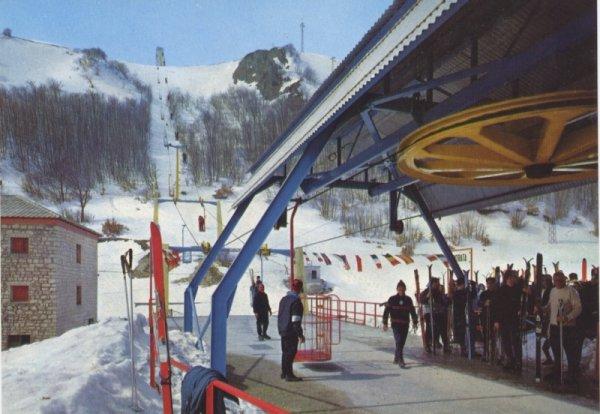 Sarnano (MC) / Cestovia Monte Sassotetto : Sarnano_Fonterlardina-SassoTetto_Graffer_1963_10_onSciMarche_by_Skifun70.jpg