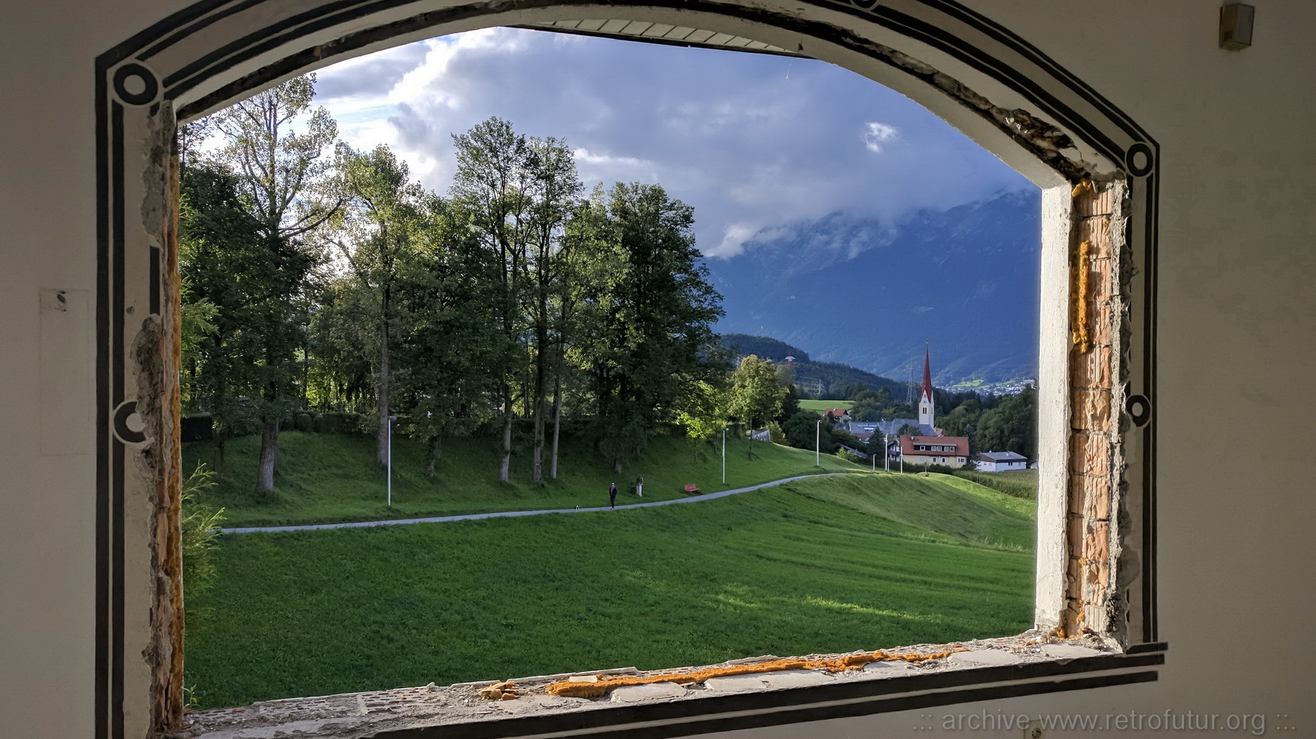 Tribute to Schlosshotel Igls : The path from Igls to Vill and the church of the latter