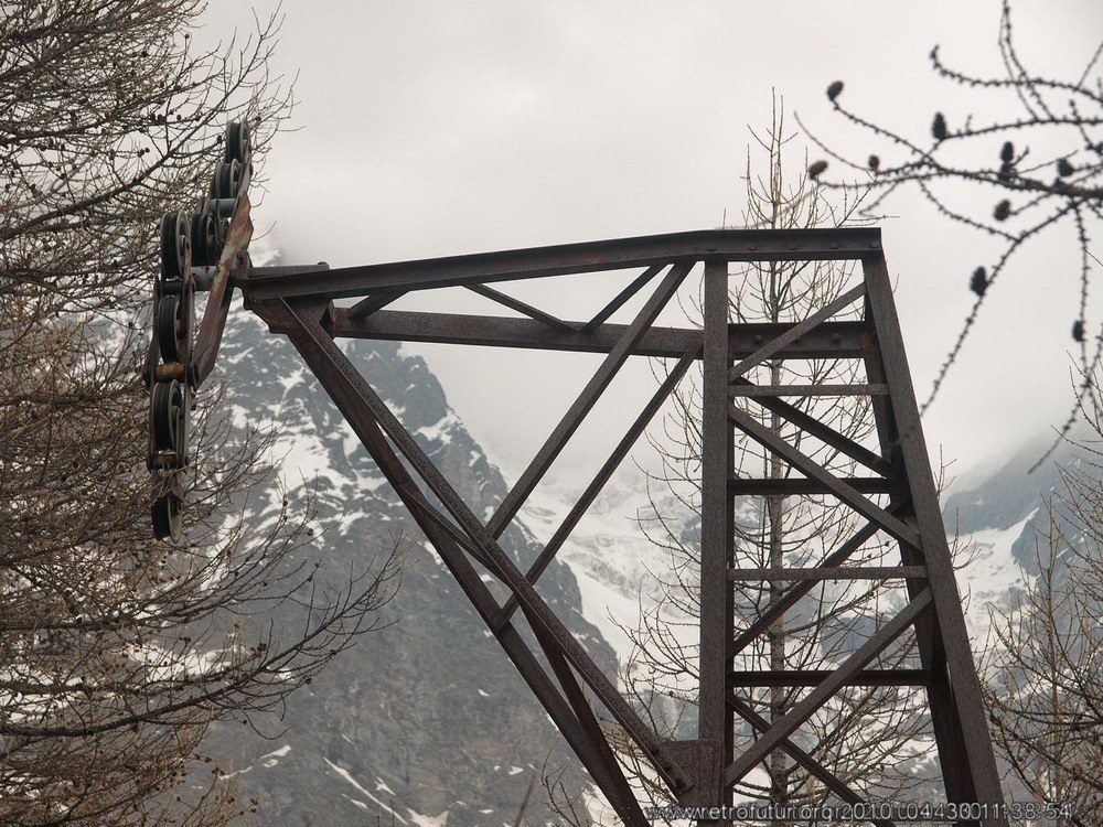 Lo skilift Chapellette : Skilift Chapellette Cervinia 018.jpg