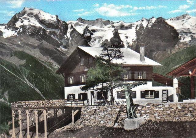 Trafoi (BZ) / Korblift Furkelhütte / Kleinboden : Kolorierte Postkarte der Furkelhütte mit Masten des Korbliftes Trafoi, im Hintergrund der Ortler