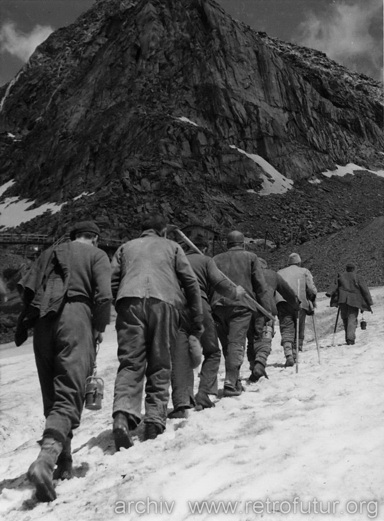 Bergwerk : Aufstieg von der Stollensiedlung zum Bergwerk