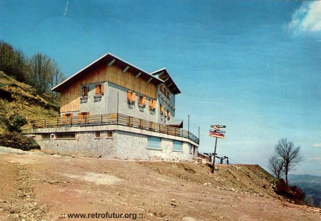 Camigliatello Silano (CS) / Cestovia Campo dei Marinai - Monte Curcio : camigliatello sila rifugio monte curcio 2.jpg