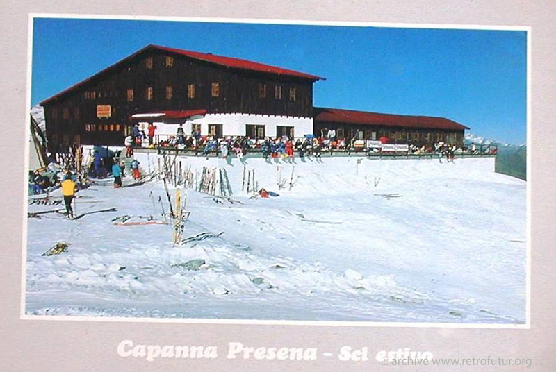 Sci estivo sul Ghiacciao Presena : Capanna Presena riverniciata in marrone scuro