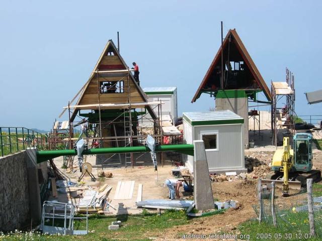 San Zeno / Cestovia Prada (VR)  - Monte Baldo : Ricostruzione stazione intermedia: Architettura adatta ai luoghi.