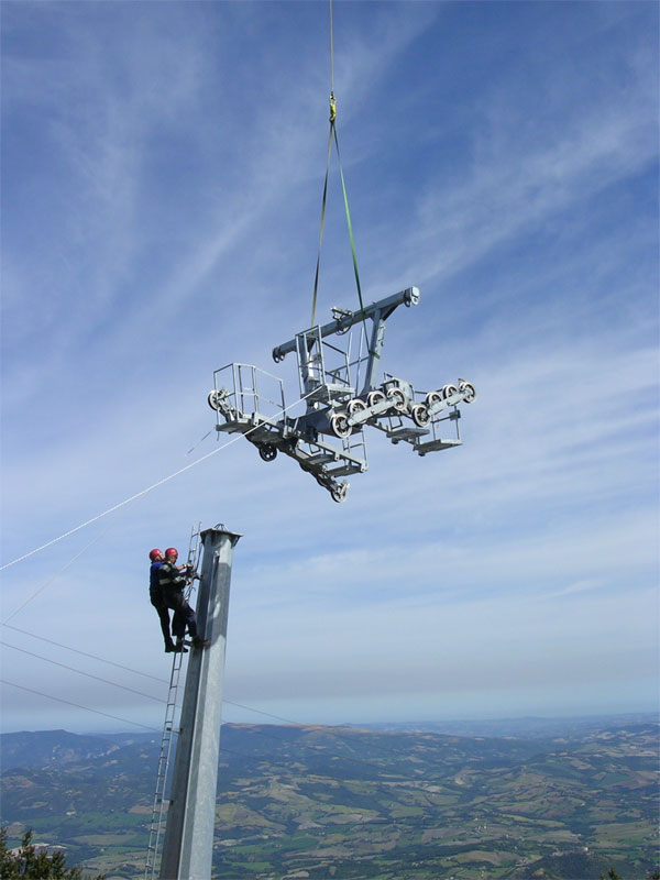 Frontone (PU) * / Cestovia Monte Catria (Monte Acuto) : 1