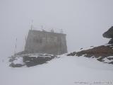 Die Bergstation der Furggenbahn auf 3492m und der Skitunnel : furggen_Aussen_225.JPG